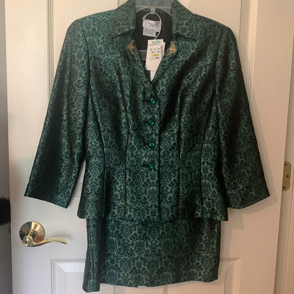 Maggie L fancy 2 piece jewel tone emerald green  set